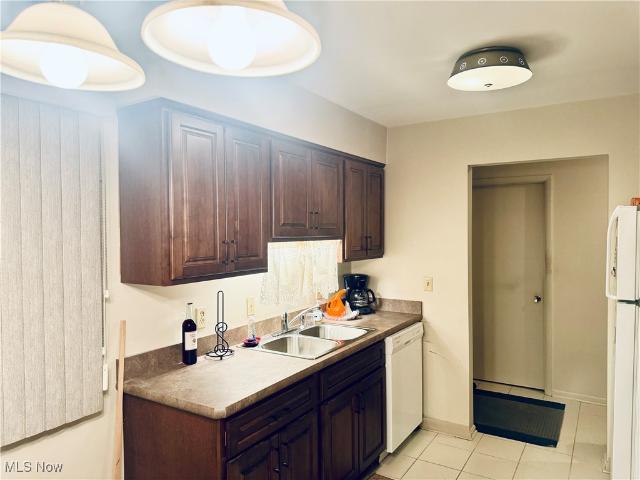 359 Quarry Lane Drive SW