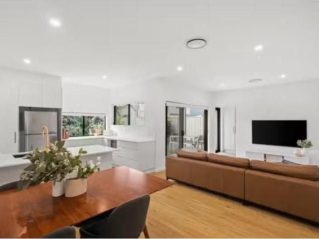 3/59 Russell Street, Balgownie Townhouse for rent Listed by N.