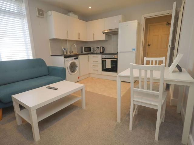 359A Charminster Road, Bournemouth BH8, 1 bed property to rent, £975 pcm | PrimeLocation