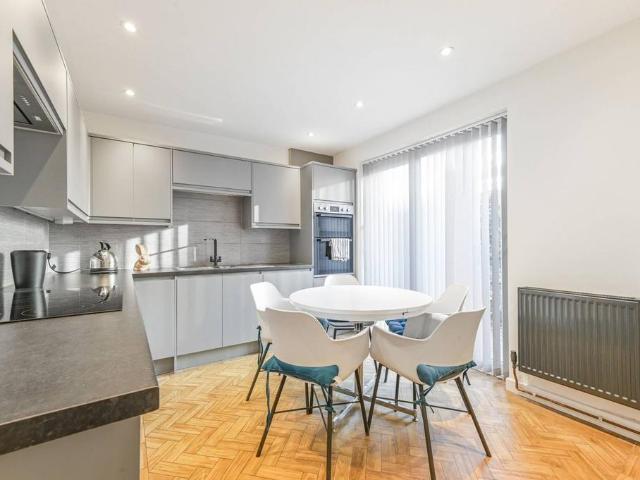 35 62 Old Church Road, London, E1 0QB, United Kingdom | 2 bed townhouse for rent #139401689 | Rentberry