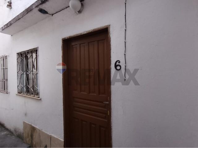 35.00 M² Casa Alugar, 2 Dormitórios localizado em Rua General Padilha, 232 Próximo a TV CNT Central Nacional de Televisão São Cristóvão, Rio de Janeiro, Rio de Janeiro, 20920390 | Brasil