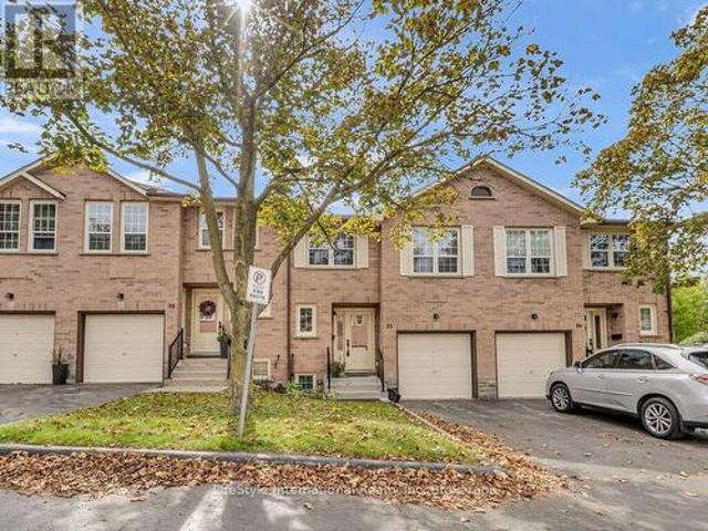 35 375 Holiday Inn Drive, Cambridge, ON, N3C 3P6 townhouse for sale | Listing ID X13824 | Royal LePage