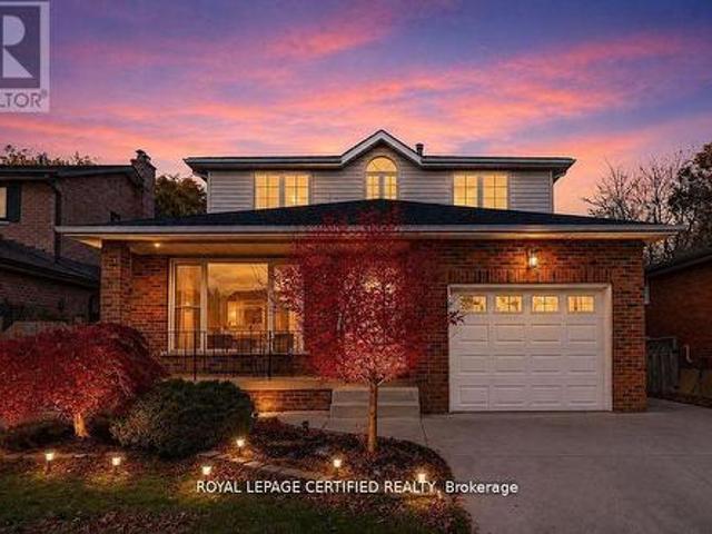35 Trenholme Crescent, Hamilton, ON, L8W 2L4 house for sale | Listing ID X13603 | Royal LePage