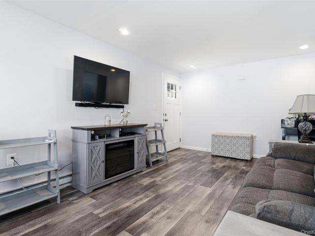 35 Village Circle S