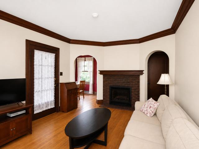 35 W Maple Avenue