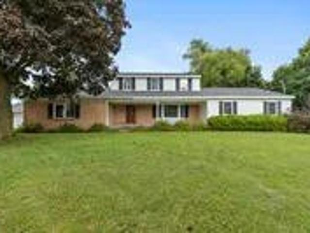35 W Clark St NW, Kent City, MI 49330