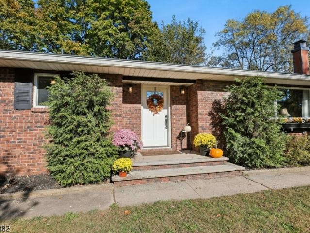35 Walnut Ave