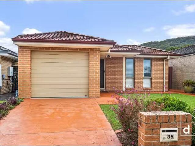 35 Watergum Way, Woonona House for rent Listed by Sarah Eagle.
