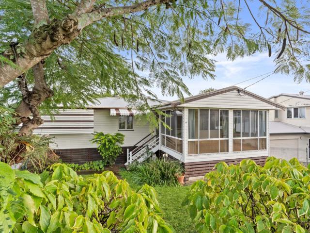35 Wemvern Street, UPPER MOUNT GRAVATT, QLD 4122