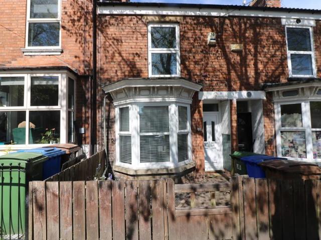 35 Westbourne Grove 2 bed terraced house to rent £900 pcm £208 pw