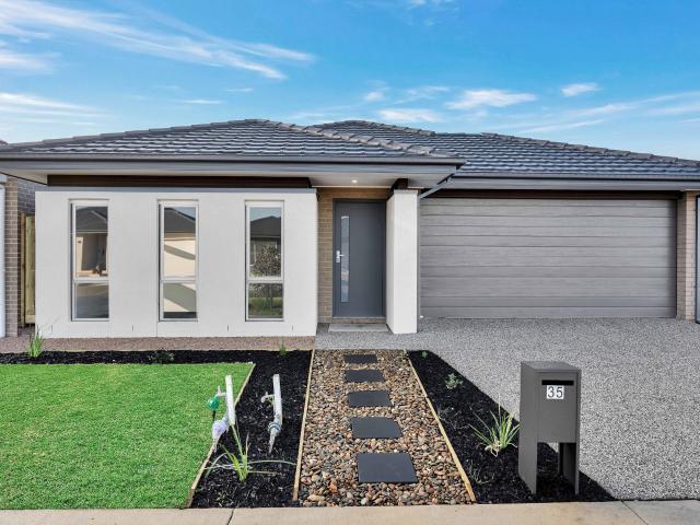 35 Whelan St Armstrong Creek Victoria 3217