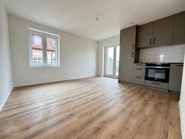 35 Zimmer, 55 m², 2. Stock