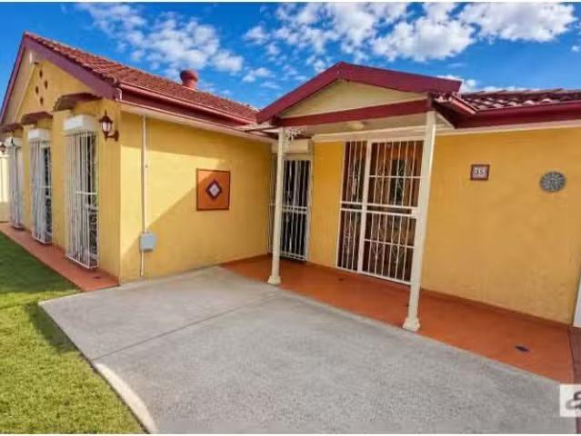 35 Aberdeen Street, Bossley Park House for rent Listed by Eld.