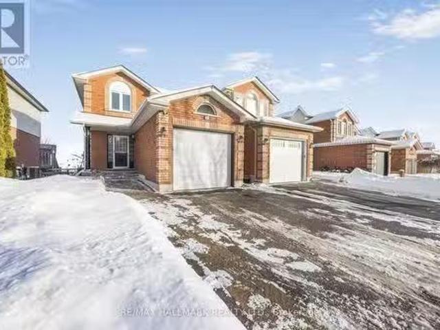 35 Adams Street, Bradford West Gwillimbury, ON, L3Z 3E5 hous.