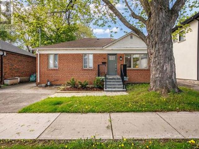 35 Almore Avenue, Toronto, ON, M3H 2G9 house for sale | Listing ID C13742 | Royal LePage