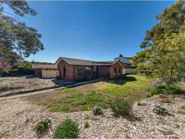 35 Alderman Street, EVATT House for rent Listed by Chloe Yate.