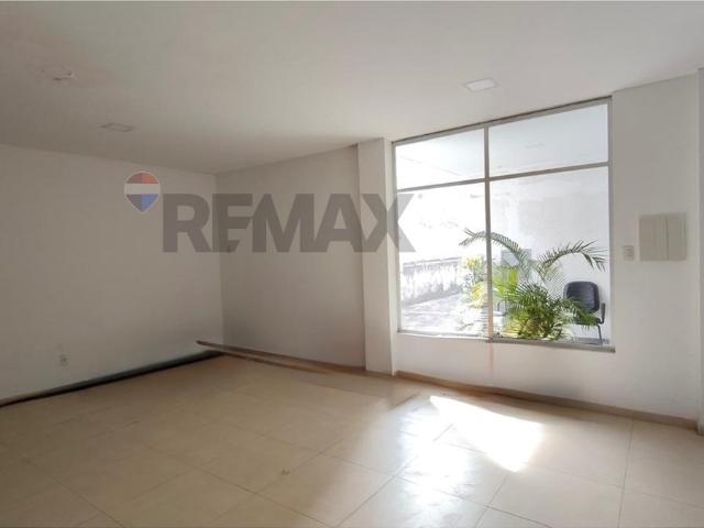 35 Área Útil Apartamento Alugar, localizado em Avenida Paulo VI, 1101 Ao lado da Caixa Econômica Federal Pituba, Salvador, Bahia, 41810001 | Brasil