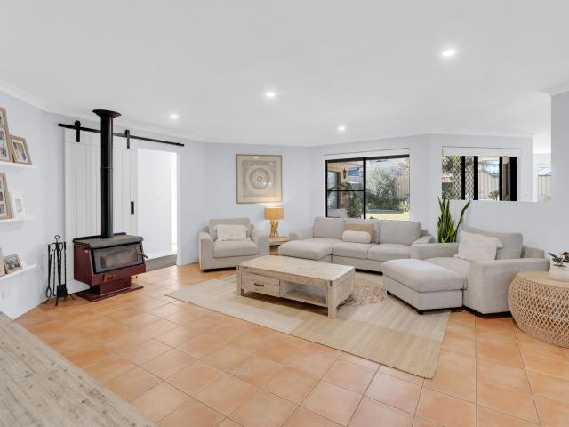 35 Arpenteur Drive Baldivis, WA 6171