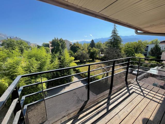 35 AVENUE DE L'OBIOU T3 + TERRASSE La Tronche 38700