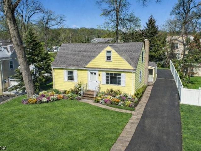 35 Beechwood Dr