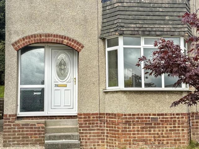 35 Bronte Drive 3 bed semi detached house to rent £1,095 pcm £253 pw