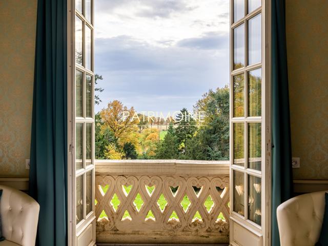 35 BRETAGNE CHATEAU XIX SIECLE DE 450 m2 PARC 1,2 HA Dépendance Paris 3H00