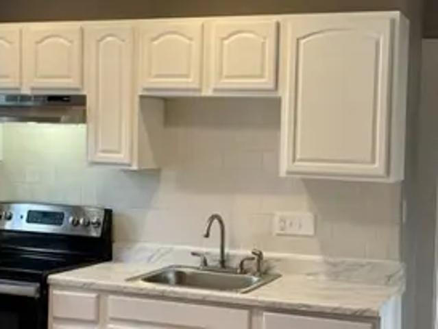 35 Cameron St, 3 beds, 1 full bath
