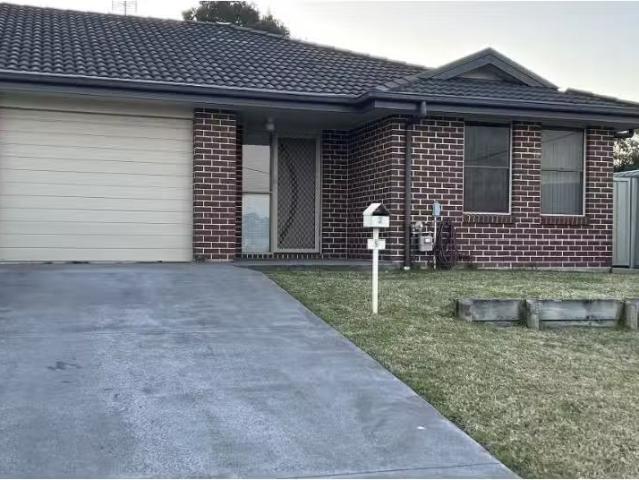 3/5 Caledonian Street, Aberdare Townhouse for rent Listed by.