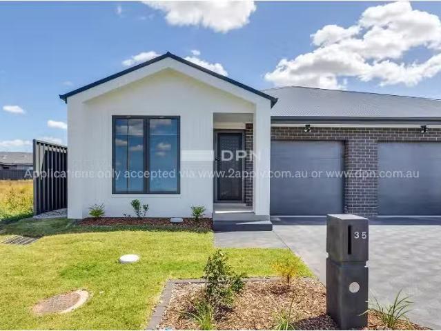 35 Caputar Way, Lochinvar House for rent Listed by Marg Magof.