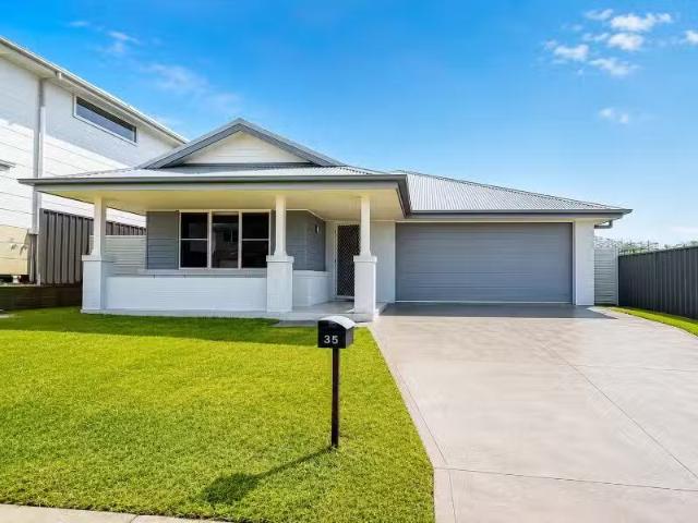 35 Cappella St, North Rothbury House for rent Listed by Apryl.
