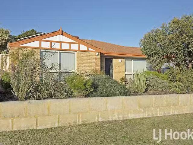 35 Casuarina Drive, Halls Head, WA 6210