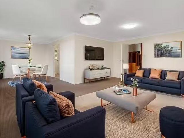35 Cemetery Road, Raceview, QLD 4305