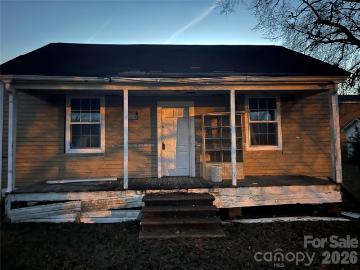 35 Center St, Great Falls, SC 29055 | MLS #4334
