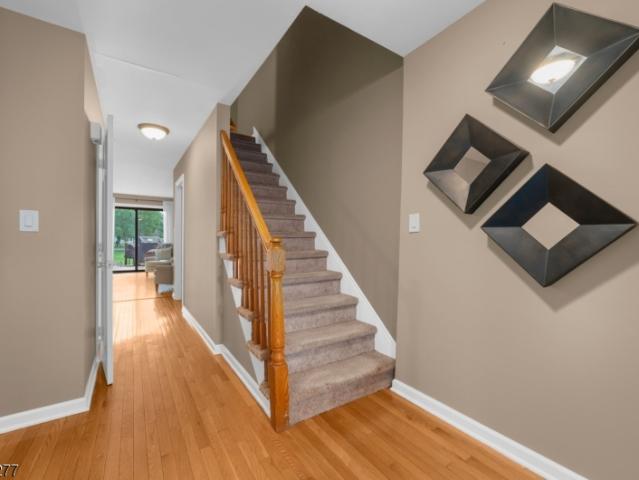 35 Chelsea Cir