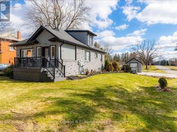 Oxford, Ontario - Garden, Deck