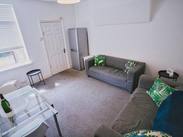 35 Coombe Road, Crookes 4 bed house share to rent £468 pcm £108 pw