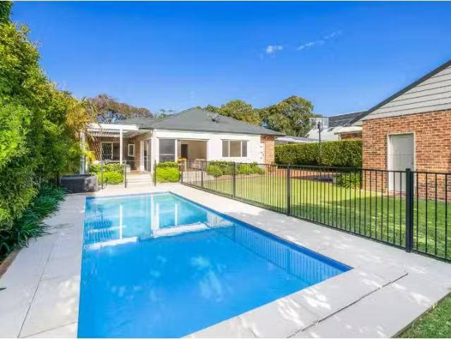 35 Coral Road, Woolooware House for rent Listed by Riley Cowp.