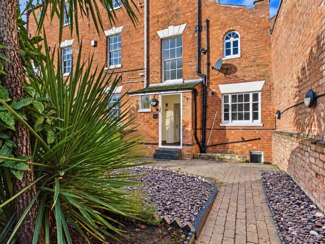 35 Dale Street, Leamington Spa CV32, 1 bed flat to rent, £1,125 pcm | PrimeLocation