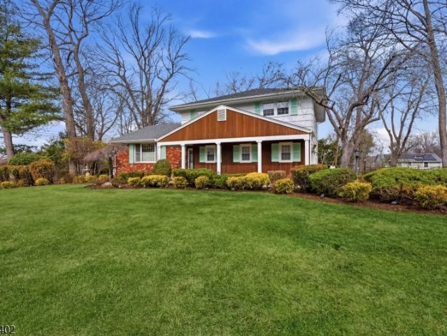 35 Darlington Dr
