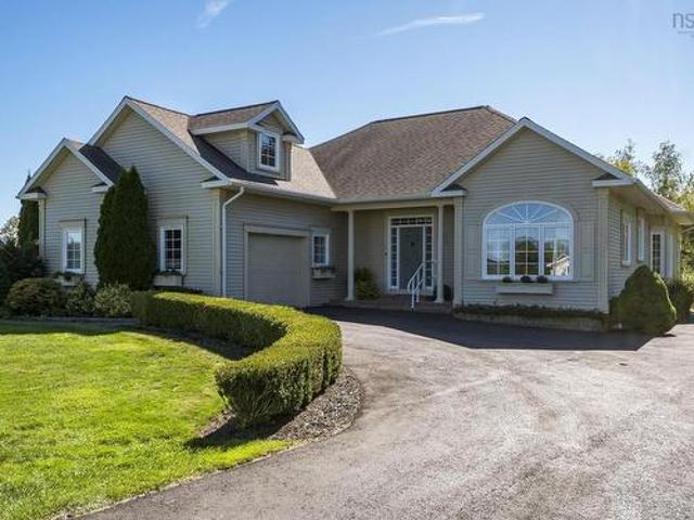 35 Deer Haven Drive, Kentville, NS, B4N 0B8 house for sale | Listing ID 202623 | Royal LePage