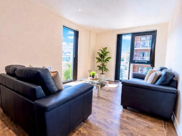35 Ecco 2 bed apartment to rent £1,179 pcm £272 pw