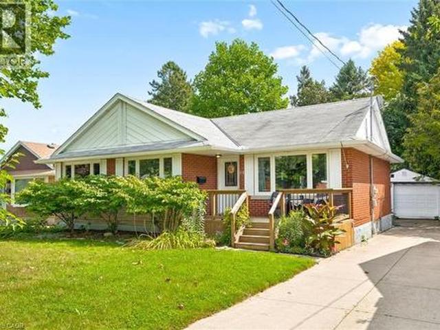 35 Edinburgh Road, Kitchener, ON, N2B 1M4 house for sale | Listing ID 40861 | Royal LePage