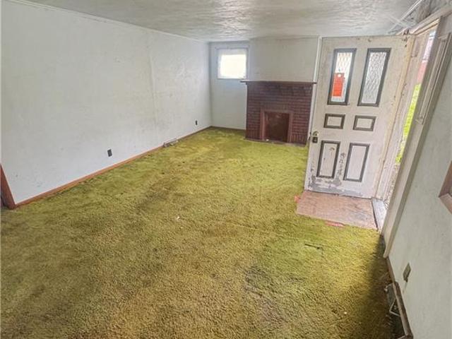35 Florence Ave, Burgettstown, PA 15021 | MLS #1745