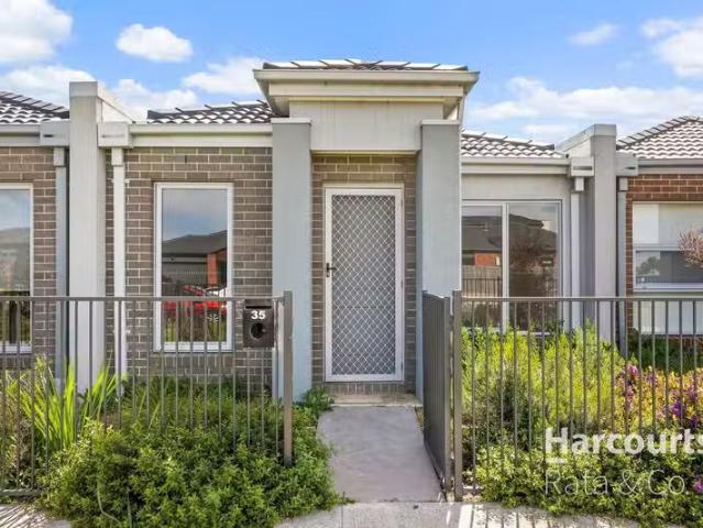 35 Freesia Drive, Wallan, VIC 3756 Townhouse for Rent