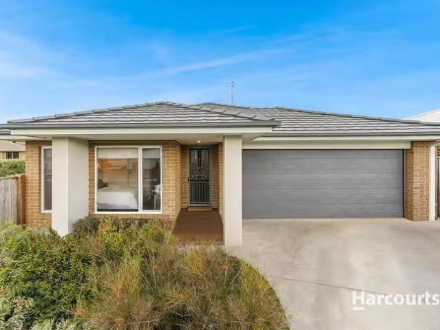 35 Harmon Drive, Drouin, VIC 3818