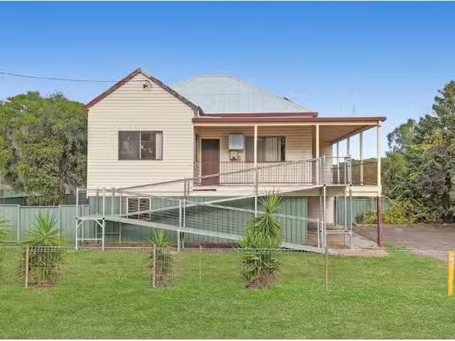35 Hinds Street, Narrabri House for rent Listed by Resharnie.