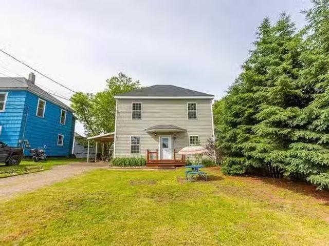 35 Hickman Street, Amherst, NS, B4H 2M3 house for sale List.
