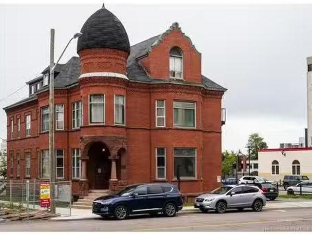 35 Highfield St, Moncton, NB, E1C 5N1 commercial for lease.