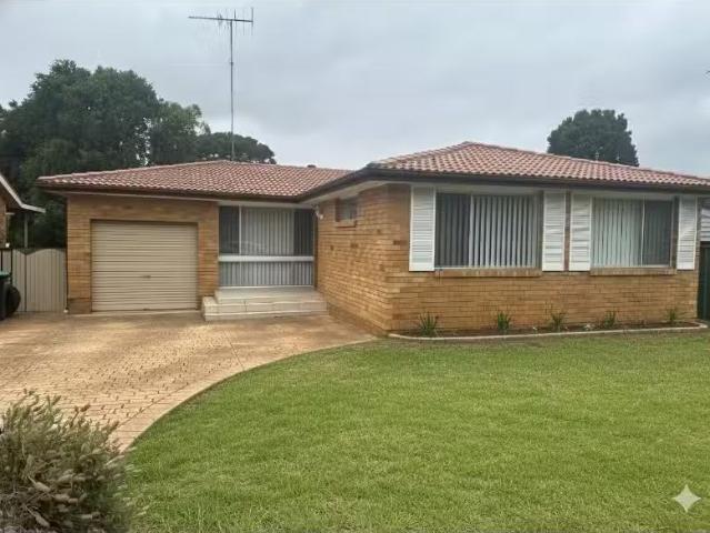 35 Hume Crescent, WERRINGTON COUNTY House for rent Listed by.
