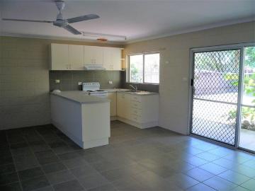 35 Jensen StreetManoora QLD 4870, Australia